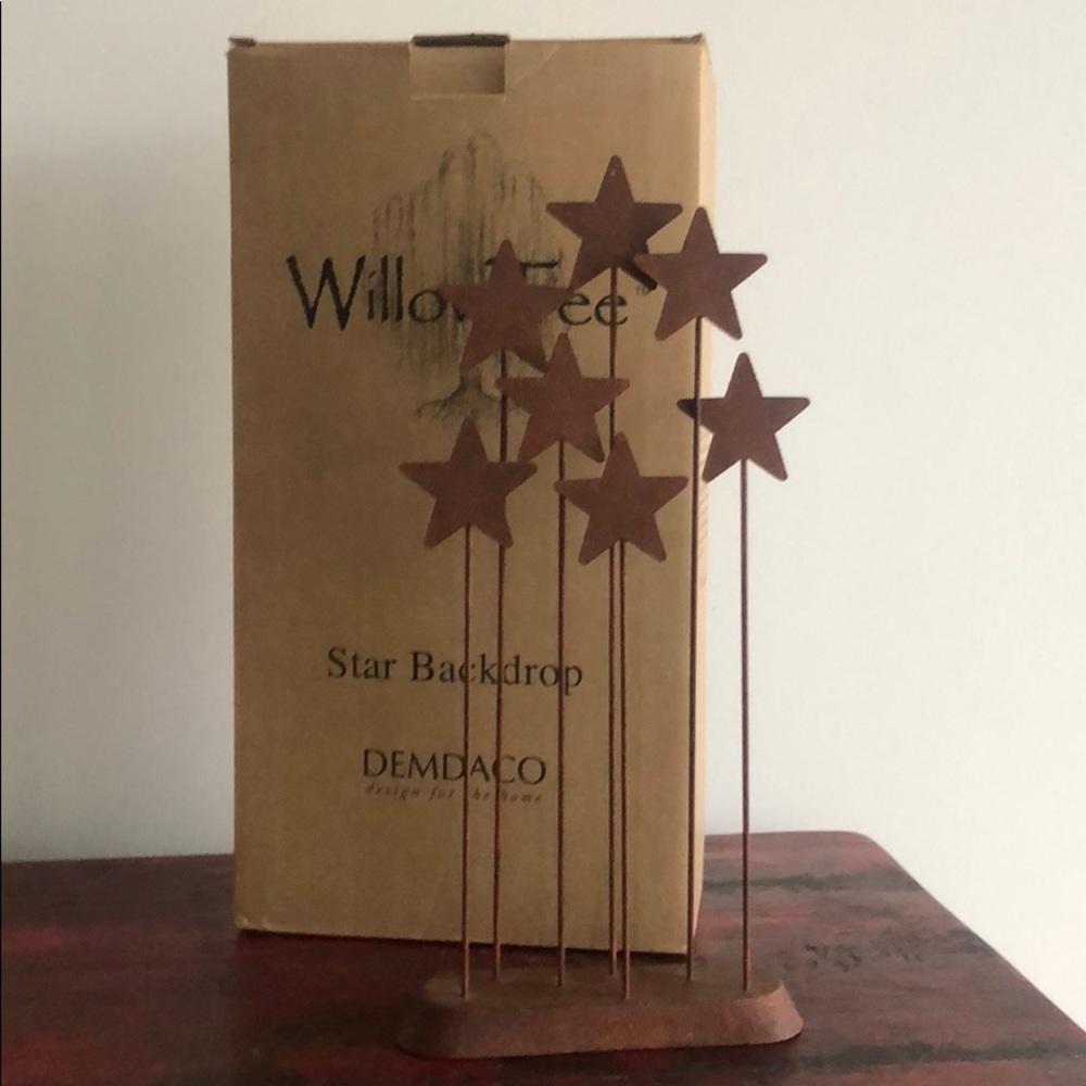 Willow Tree Metal Star Backdrop